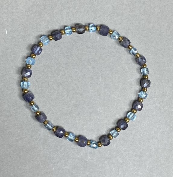 Bracelet with faceted topaz cubes 3.5 mm, iolite 4 mm, and hematite beads 2 mm, 18 cm stretch