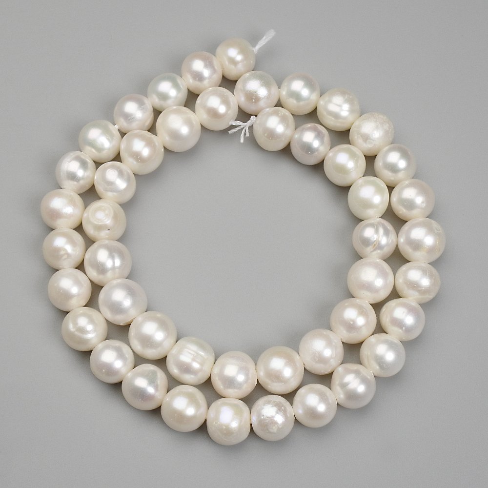 Freshwater Pearl Beads, diameter 8–9 mm, on a 39 cm strand