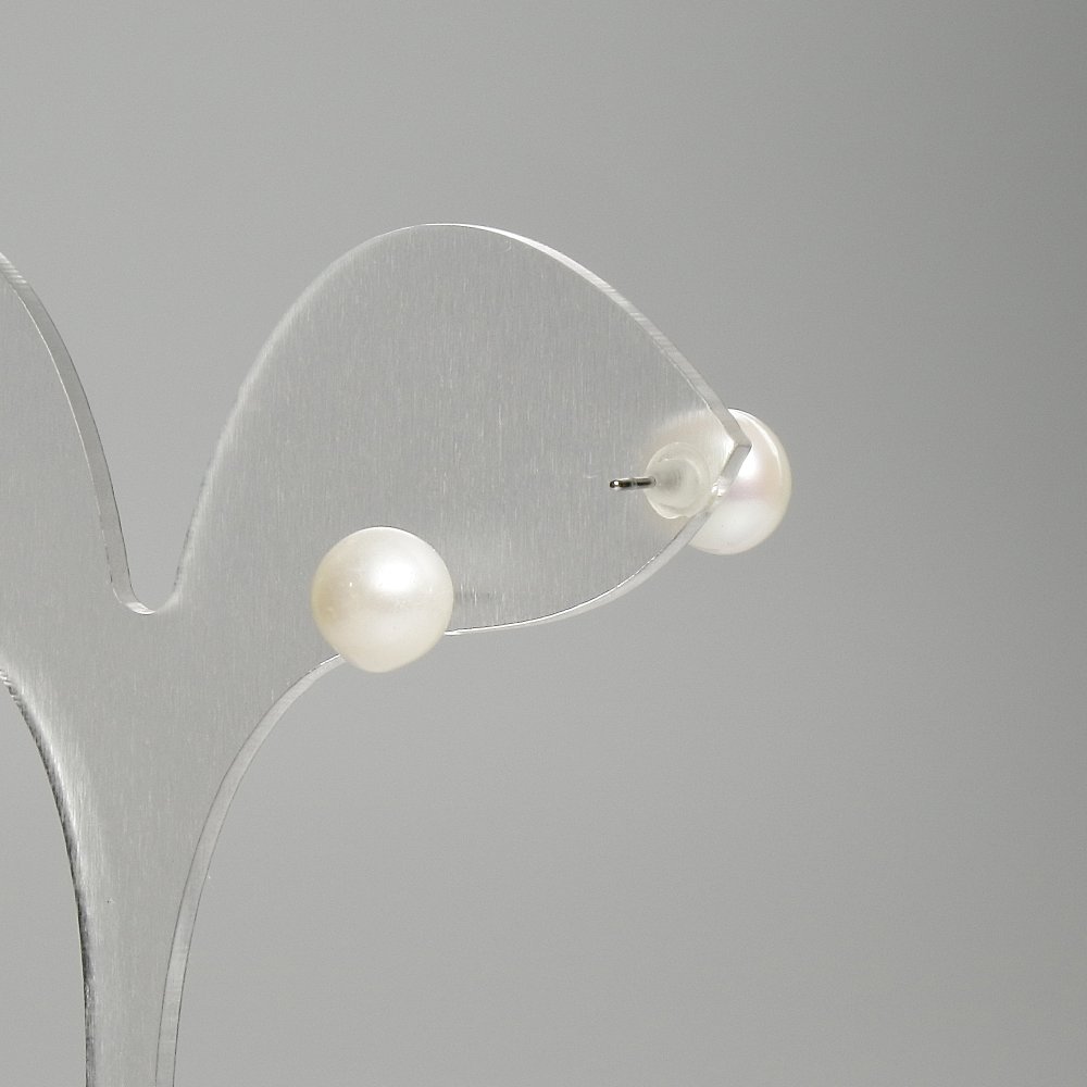 Stud Earrings with Freshwater Pearls, 8 mm Diameter