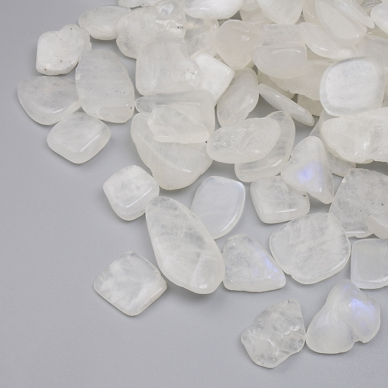 Натуральний камінь Адуляр крихта без отвору 12-20х10-14мм+- (за 100г+-)