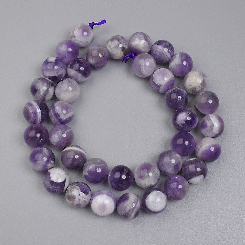 Amethyst Chevron Beads, Smooth Round Beads, Diameter 10.5 mm, on a Thread, Length 39 cm