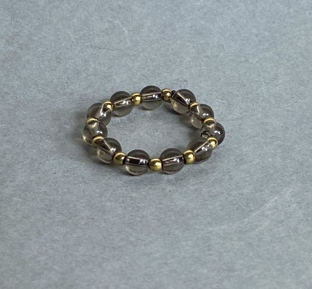 Stretch ring with smoky quartz beads (4 mm) and hematite beads (2 mm)