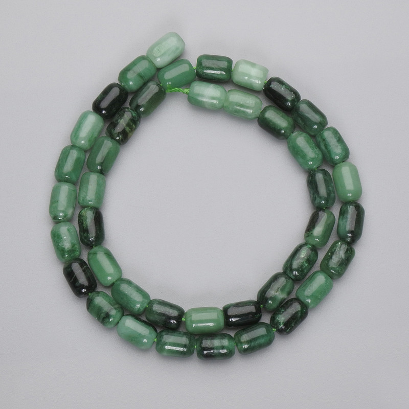 Emerald barrel beads, diameter 8.5–10×6 mm, length 39 cm, on thread