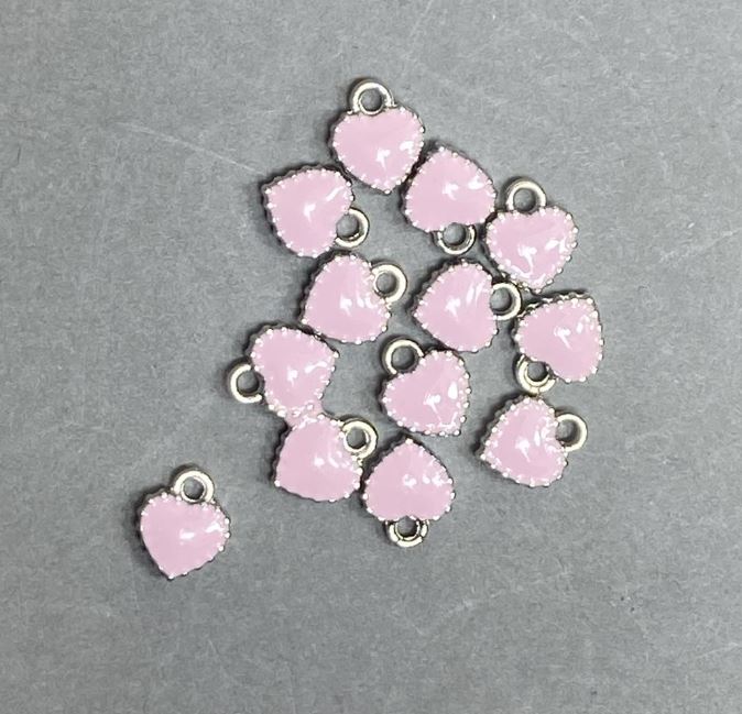 Heart-shaped pendant with pink enamel on silver-tone metal, diameter 7×8 mm, pack of 13 pieces