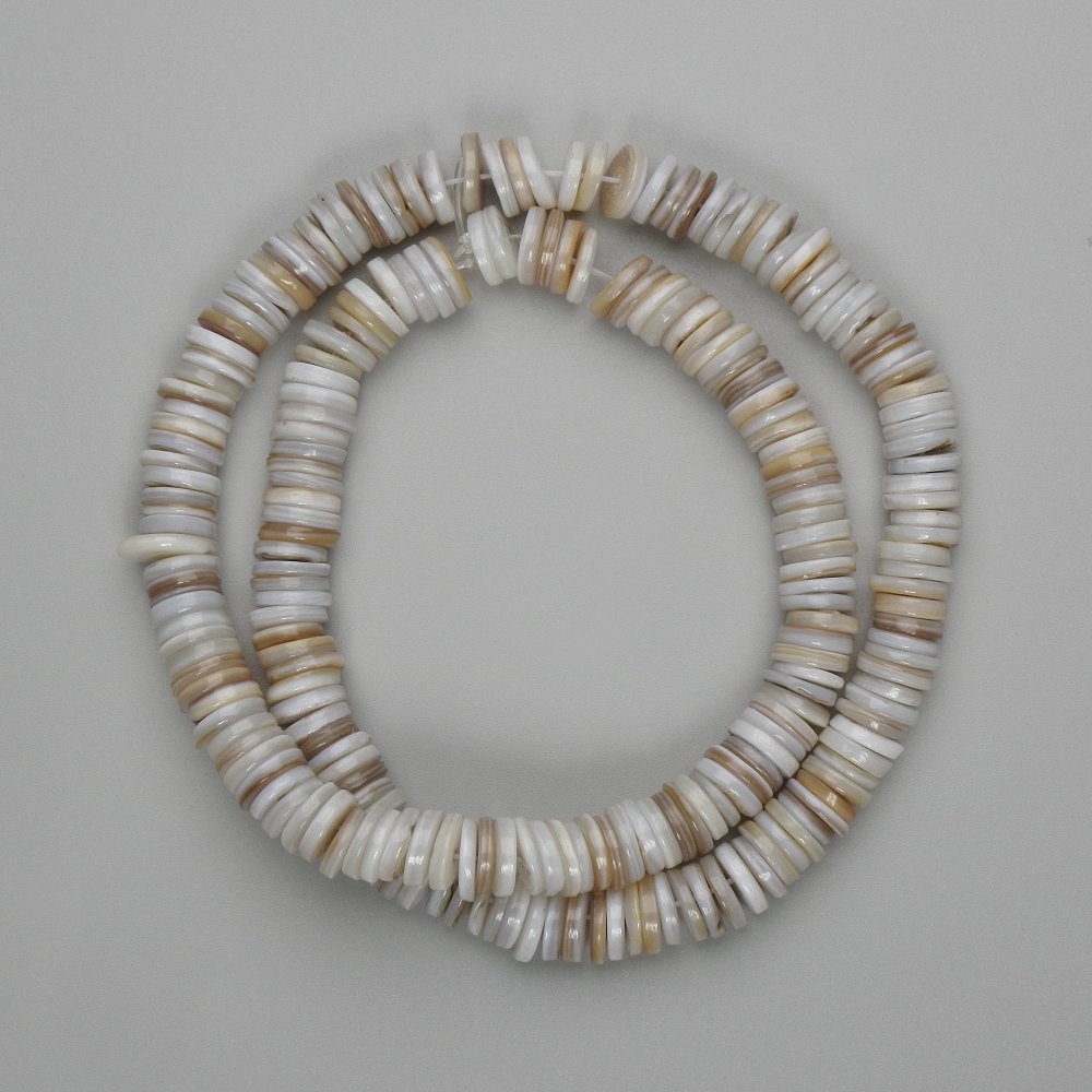 Skafarka shell rondelle beads, 8×1.5 mm, 39 cm on thread
