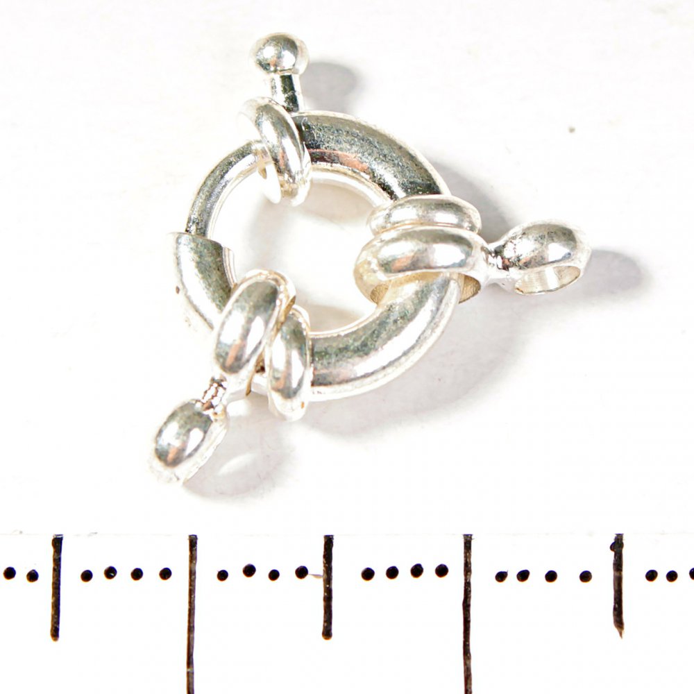 Light bagel clasp for beads and bracelets on a single strand