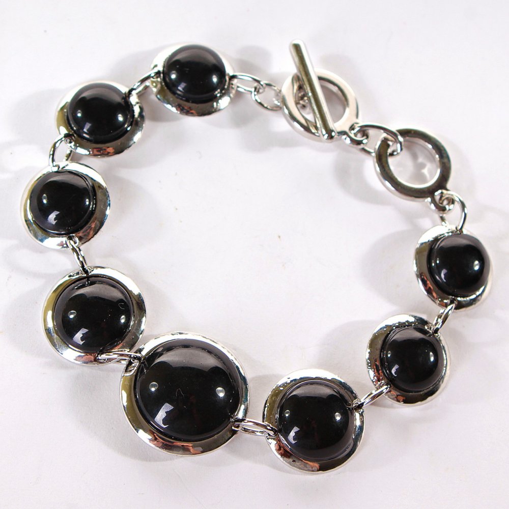 Clearance. Agate bracelet with a smooth bezel, round stones of 20, 16, and 15 mm; length 18–21 cm