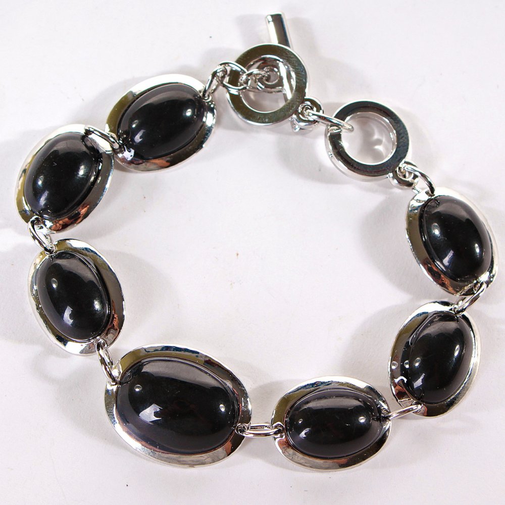 Clearance. Agate bracelet with a smooth bezel, oval stones 18x22 mm + 15x20 mm, length 18-21 cm