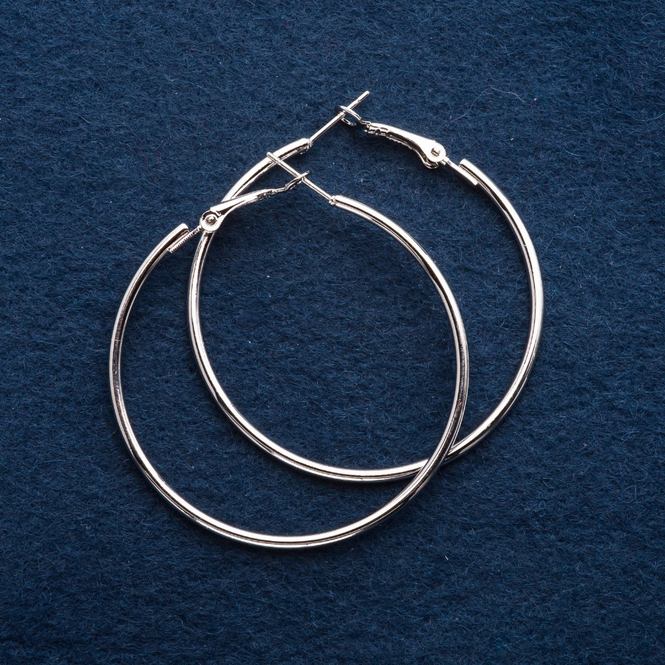 Silver hoop earrings, 5 cm diameter