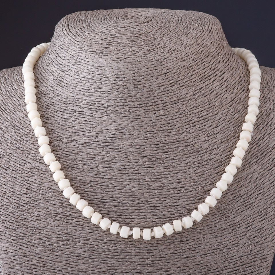 White Coral Necklace 'Disc' 'Crossbar', length 45 cm, diameter 4x6 mm