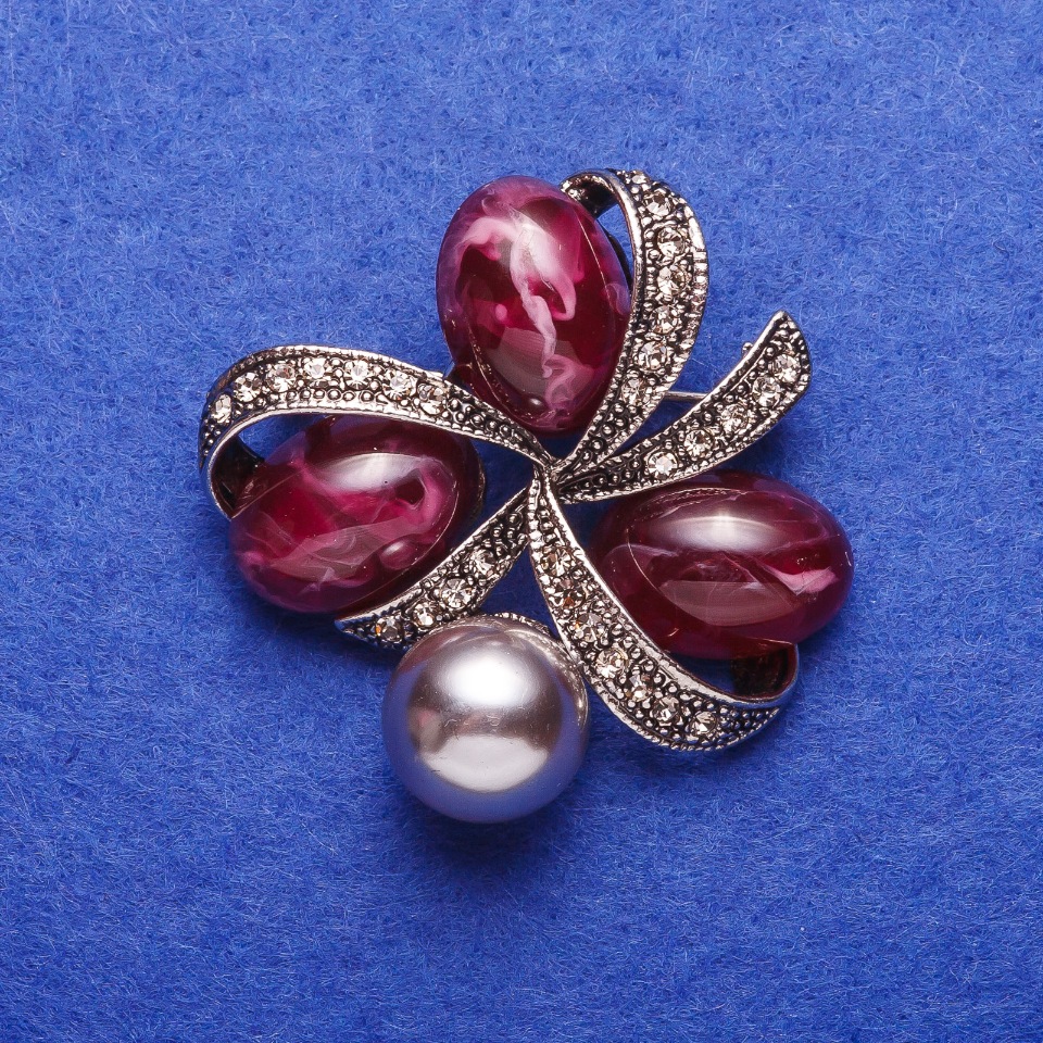 Brooch 'Purple Trio' silver 6x6 cm