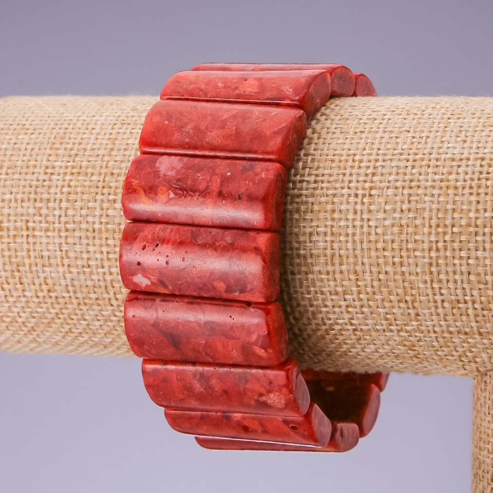 Bracelet with Sponge Coral on Elastic - Link 30×12 mm, Length 18.5 cm