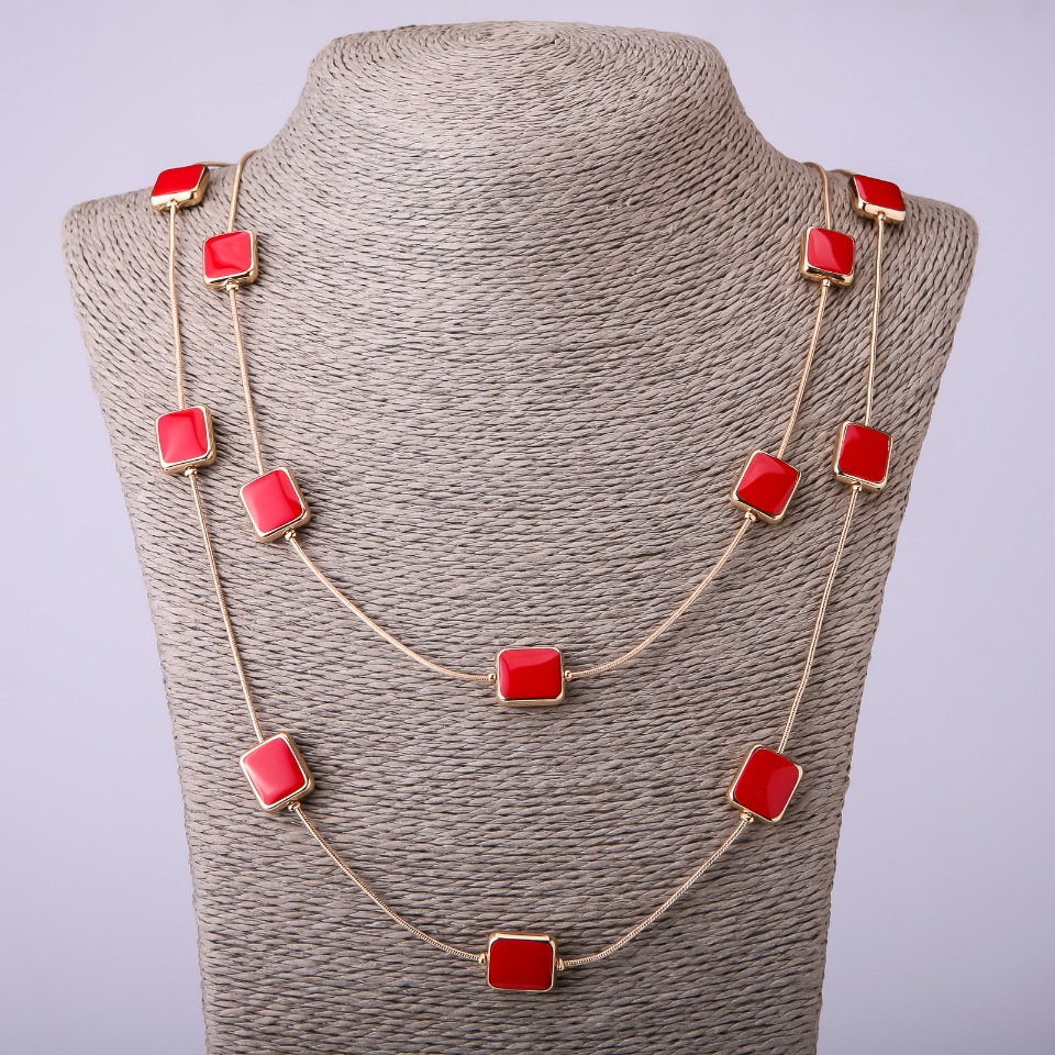 Long-chain necklace with a red square, length 66-70 cm