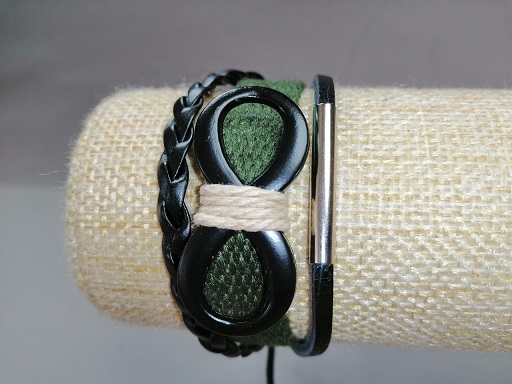 Kids' bracelet 'Infinity' green on a drawstring