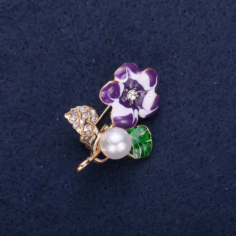 Flower Brooch with Pearl Beadwork, Enamel, Crystals; White, Green, Purple; 32x23 mm; Gold-Tone Metal