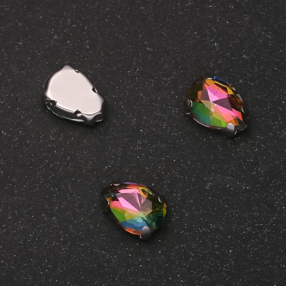 Price per pack / 10 pcs. Sew-on crystal in cap, drop-shaped, 7×10 mm, pink-green