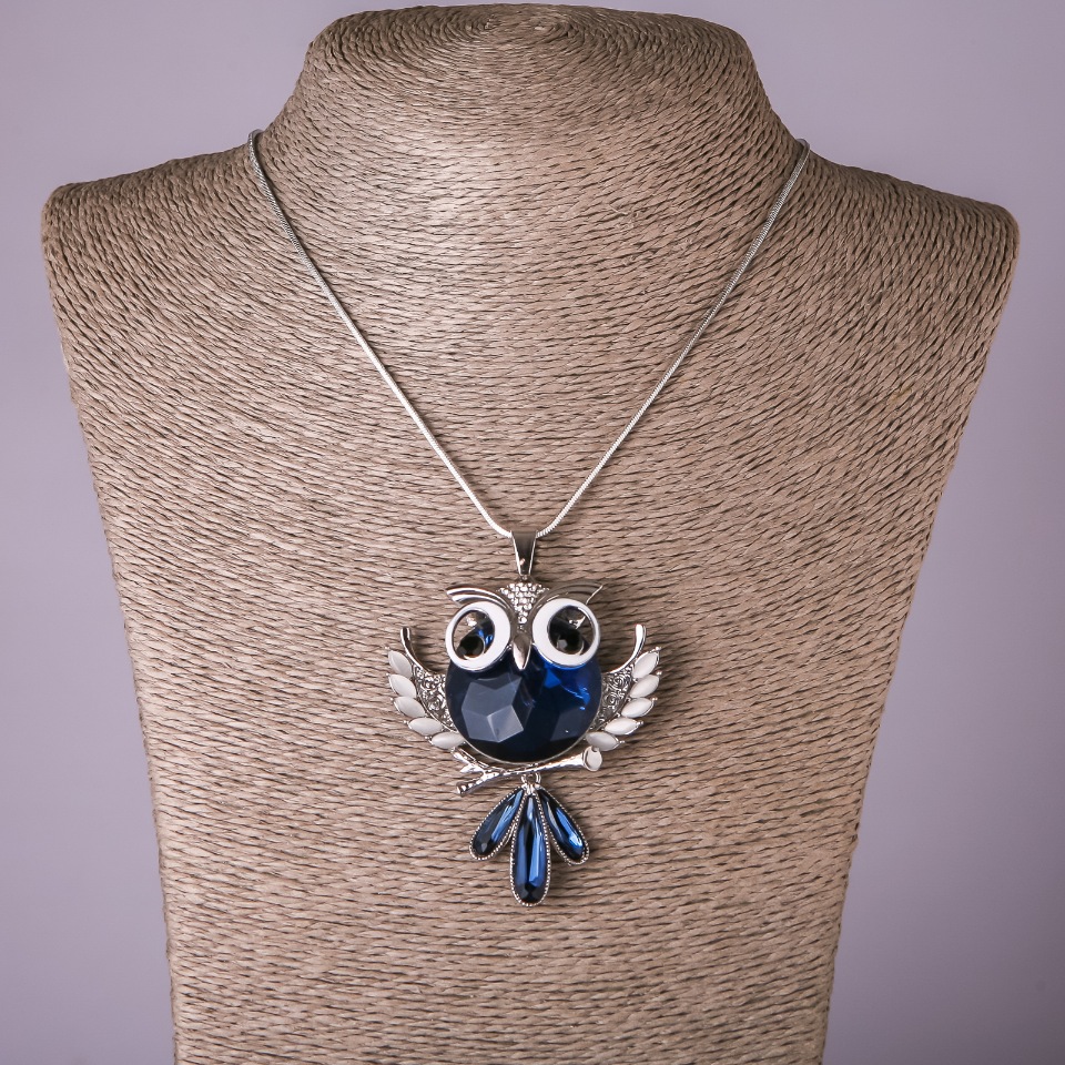 Owl pendant on a chain with blue crystal, diameter 53×63 mm, length 75 cm