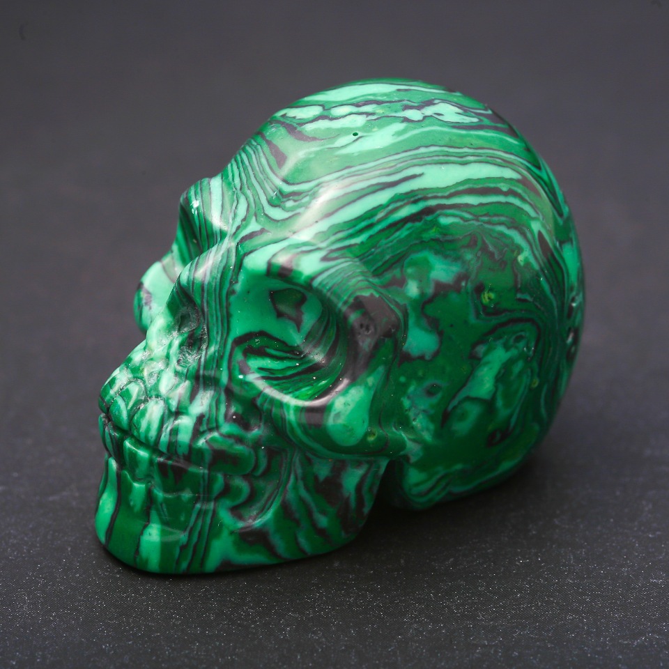 Malachite stone souvenir (pressed) skull 'Yorik' 38×49×34(+/-)mm