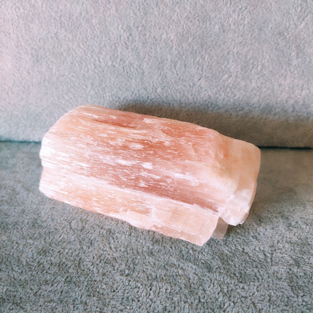 Unprocessed Selenite Mineral (price per 100 g) weight from 350 g