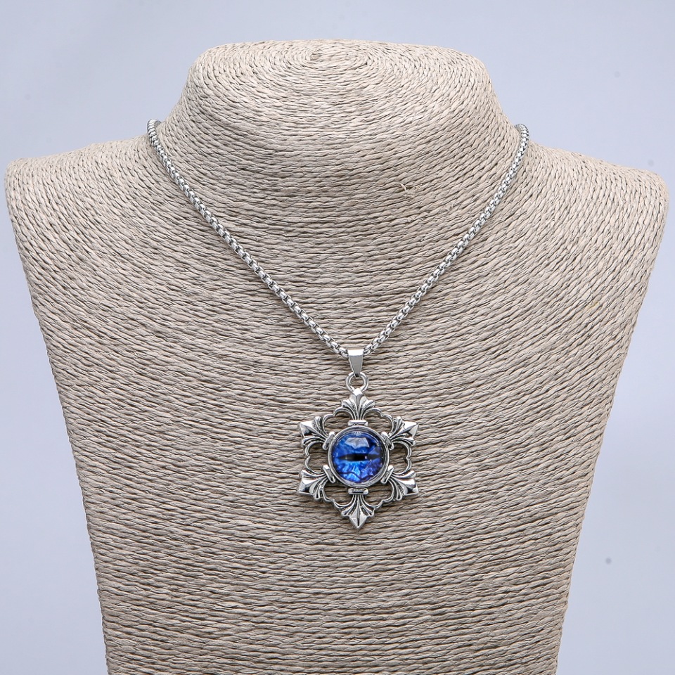 Pendant 'Dragon Eye in a Frame' 50x35 mm on chain, length about 70 cm, silver-toned metal
