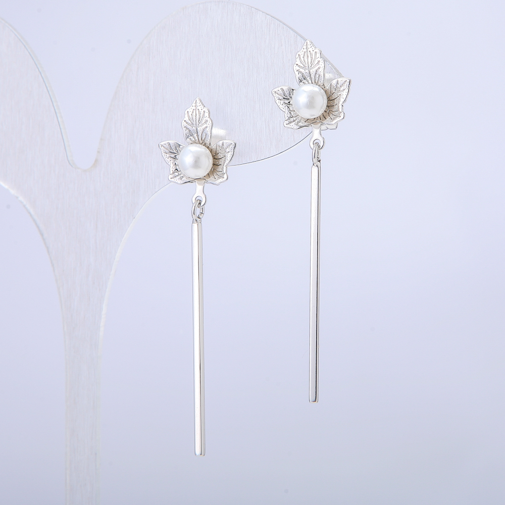 Xuping Rhodium-Plated Stud Earrings with White Seed Bead, diameter 50x12 mm