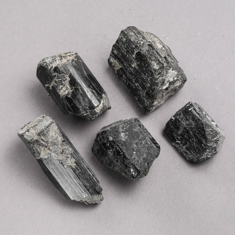 Souvenir Unpolished Tourmaline Schorl Stone, weighing from 30 g (price per 100 g)