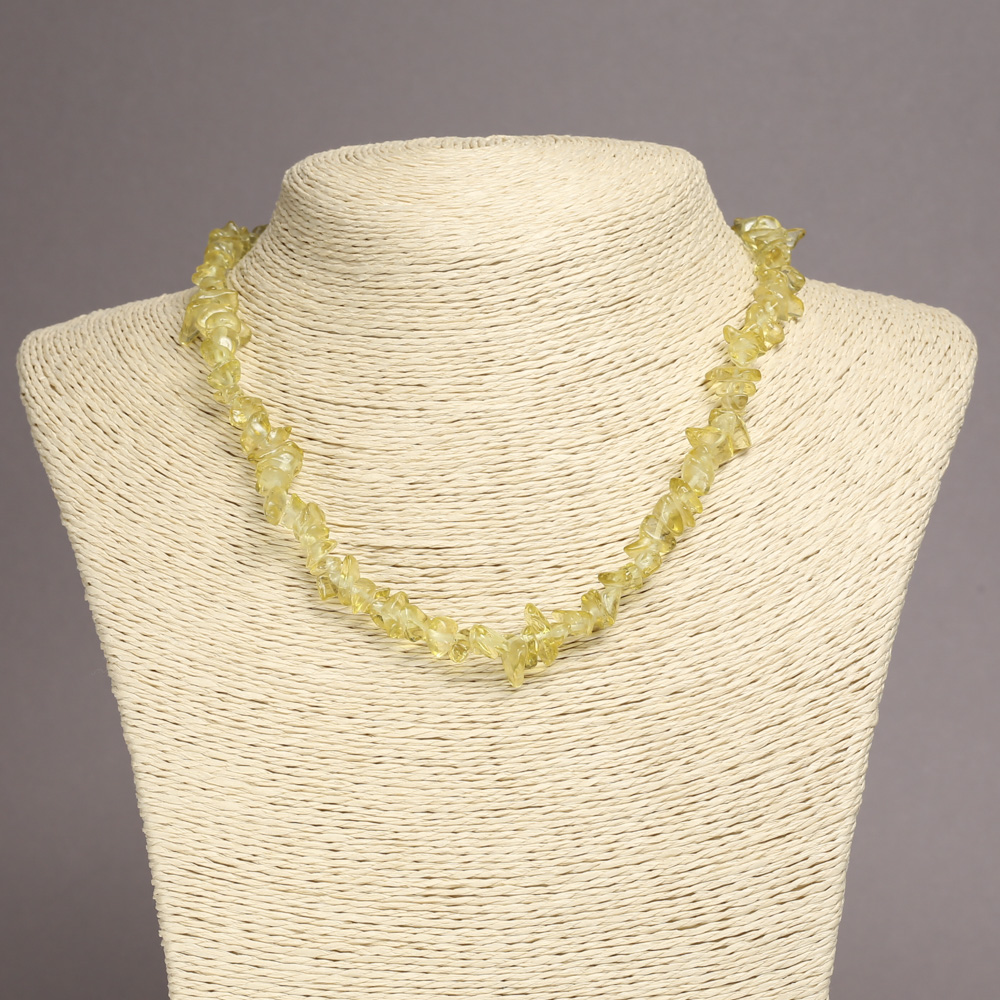 Beaded necklace of pink tinted quartz chips, 6–8 mm diameter, 45 cm long on an extender chain