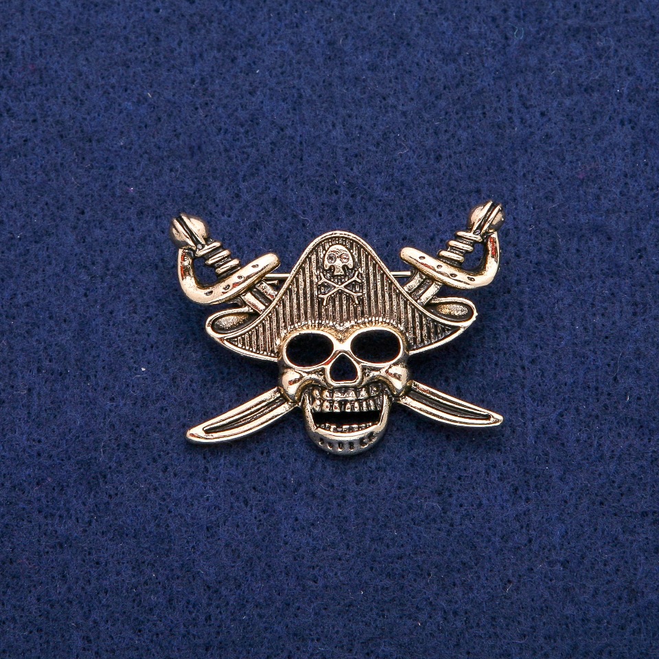 Pirate Brooch 29x39mm, golden metal