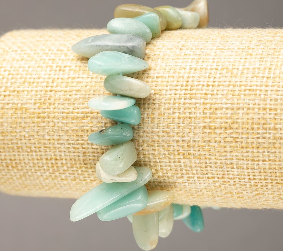 Elastic bracelet of natural amazonite chips, diameter 11-26×3-6 mm, length 18 cm +