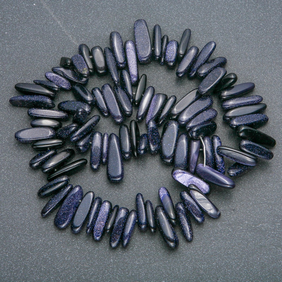 Thread of natural Aventurine Night Cairo chip 'Needle', diameter 20x6mm, length 41 cm +