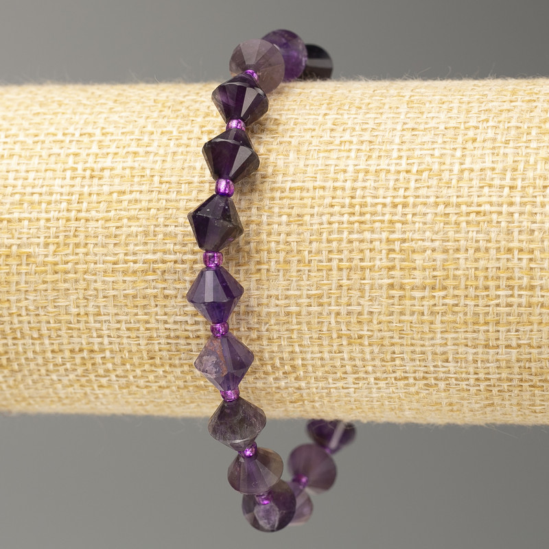 Elastic bracelet with faceted amethyst bicones, 8x8 mm, length 18 cm
