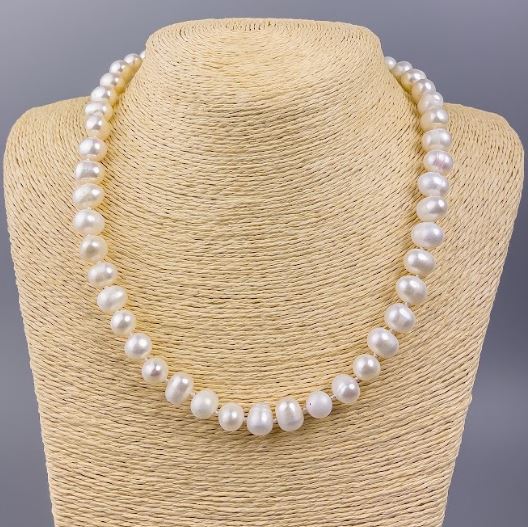 River Pearl Necklace, round, 9–10 mm diameter, length 47 cm