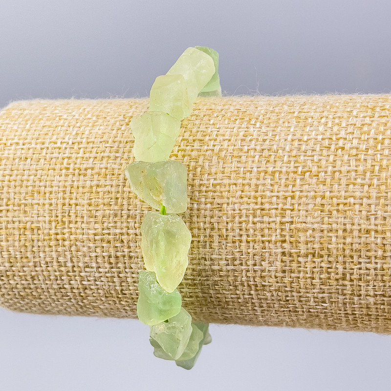 Bracelet with untreated jade, natural stone facets, diameter 10×13 mm, length 18 cm (stretch)