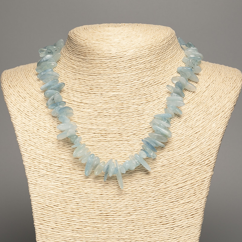 Necklace with natural aquamarine chips 'Needle', diameter 16x6mm, length 48cm +