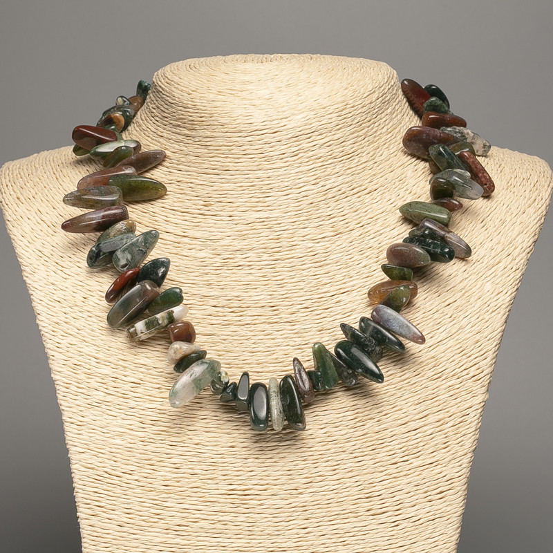 Necklace of natural green jasper chips 'Needle', diameter 18×6 mm, length 48 cm +