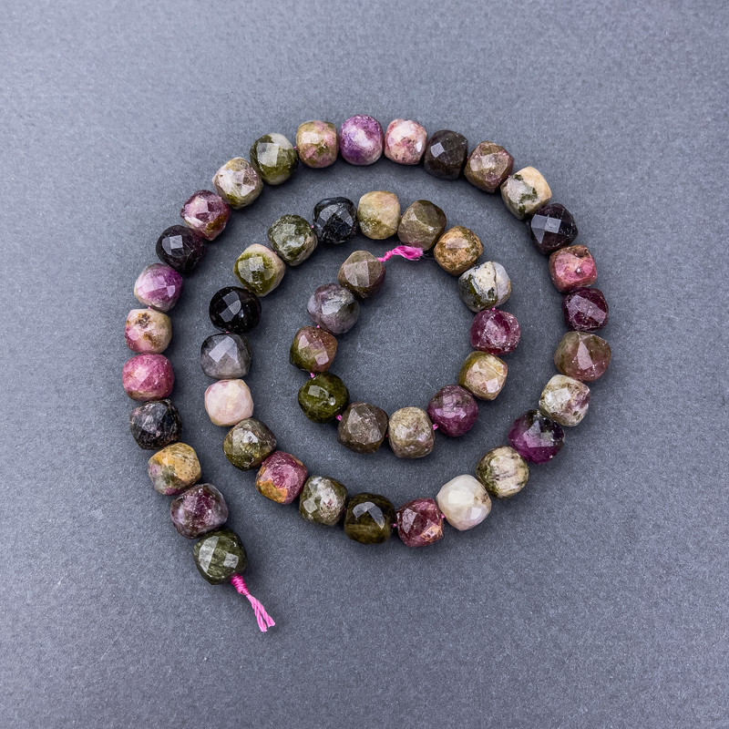 Tourmaline beads, natural stone, faceted cube, strung on a thread, diameter 9x9 mm, length 38 cm
