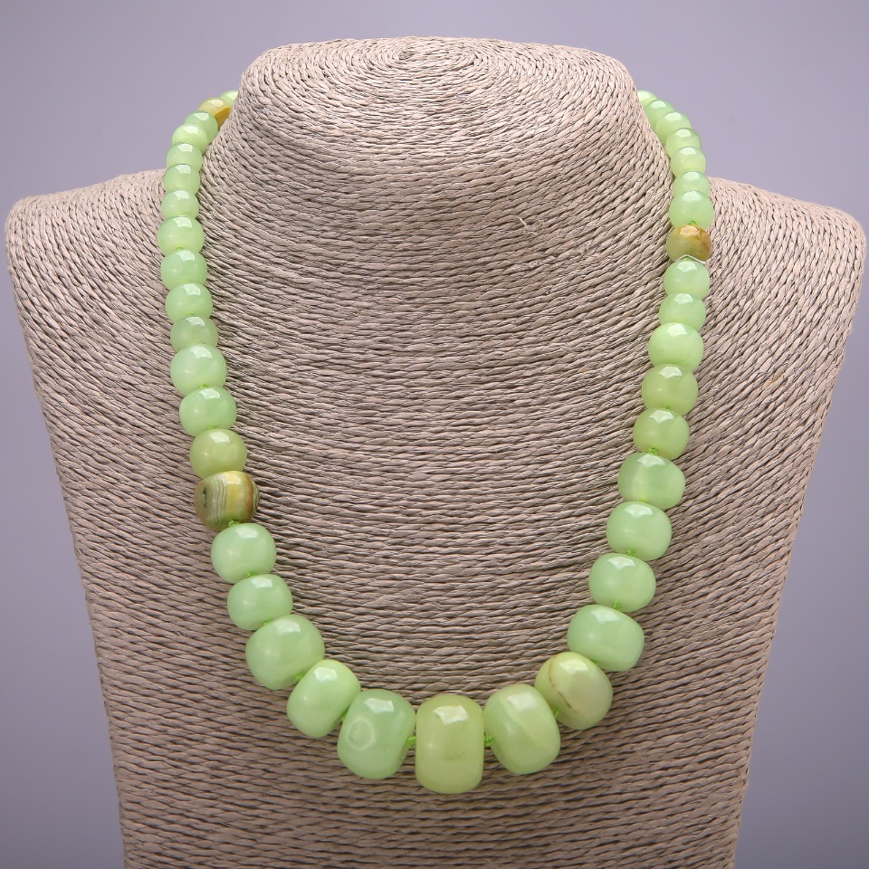 Onyx stone necklace with smooth graduated rondelle beads, diameter 8x6-20x13 mm, length 52 cm
