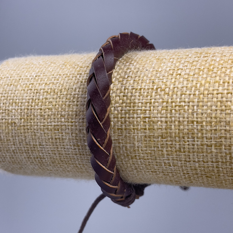 Браслет, довжина 18-25см, товщина 7мм еко шкіра колір коричневий на затяжці