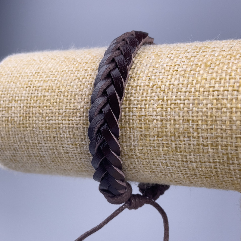 Браслет, довжина 18-25см, товщина 10мм еко шкіра колір коричневий на затяжці