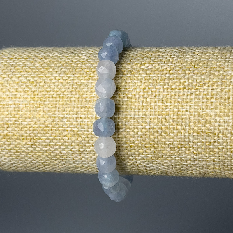 Bracelet with Aquamarine natural stone, faceted cube beads, diameter 7.5 mm, length 18 cm (stretch)