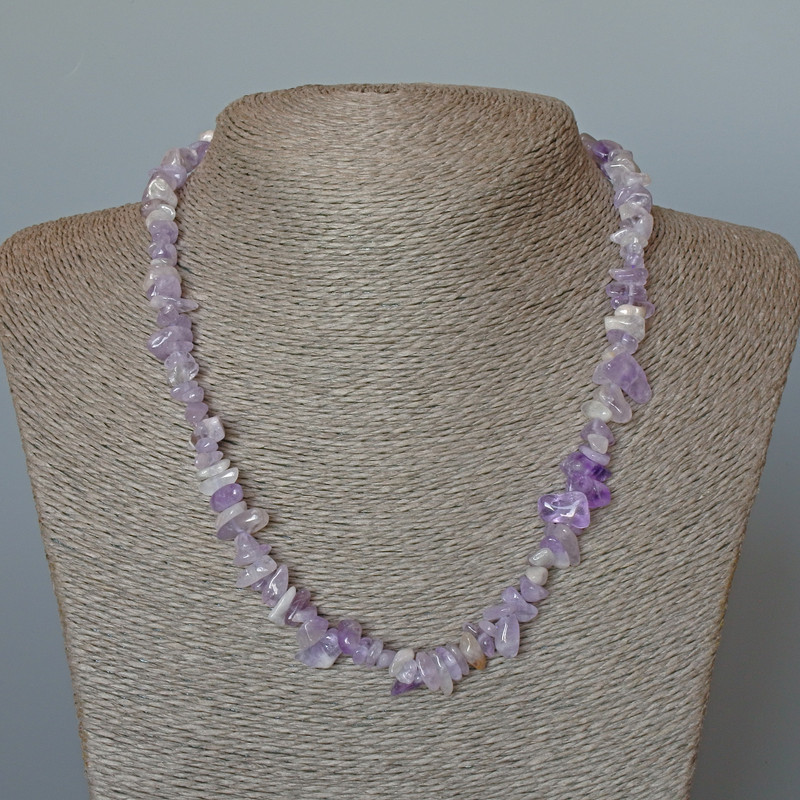 Necklace with natural amethyst chips, 10×3 mm, length 47 cm