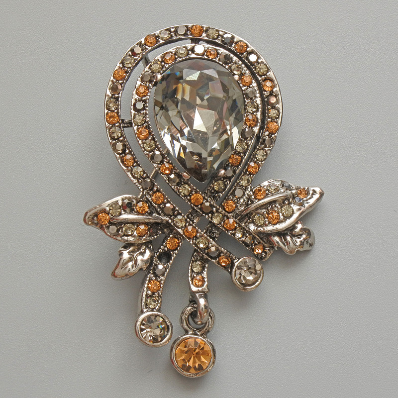 Accent Brooch Pendant with Gray Crystal